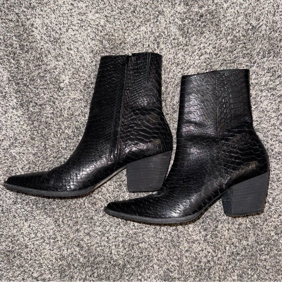 Matisse Shoes - Matisse Caty Leather Pointed Toe Zippered Black Boots Women’s Size 9M